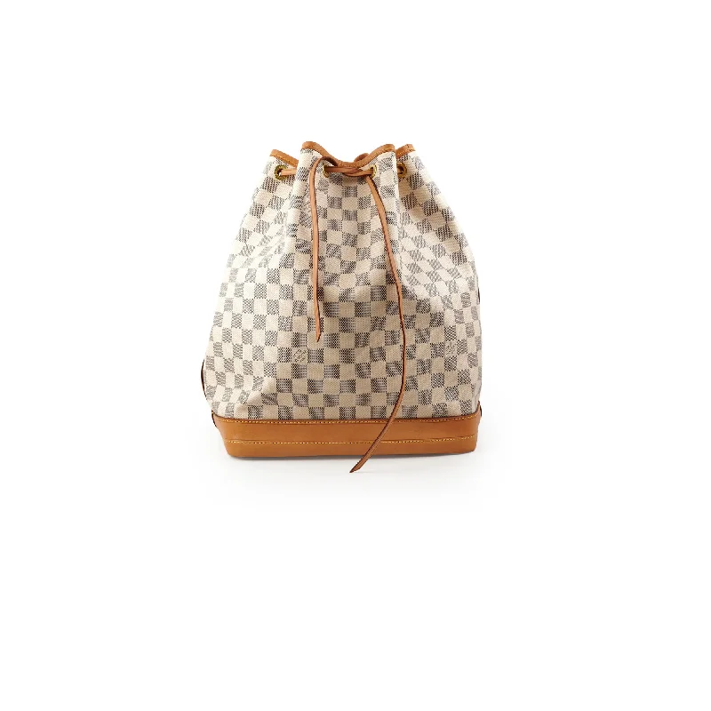 Handle bags with contrasting materials for a bold and unique fashion statement-Louis Vuitton Damier Azur Noe Tote