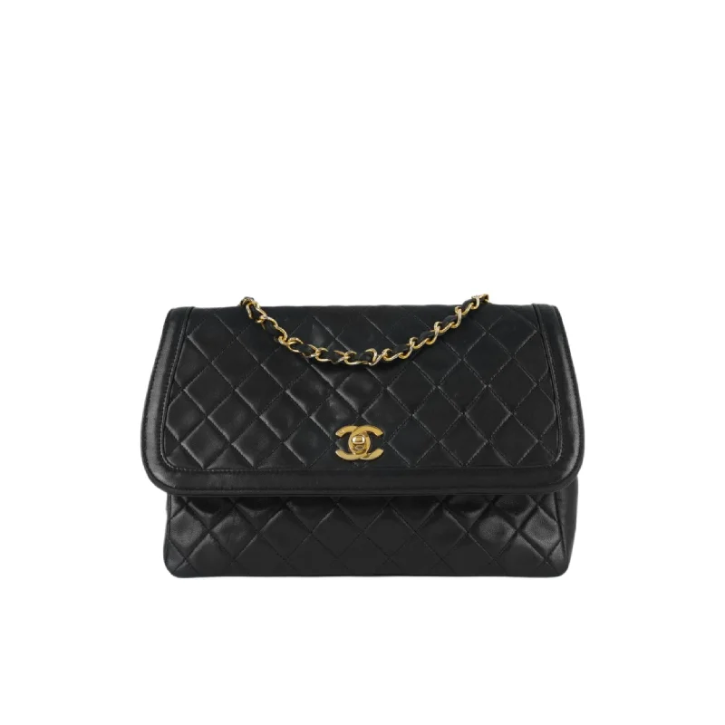 Tote bags with sturdy stitching for reliability -Chanel Vintage Diana Flap - Black