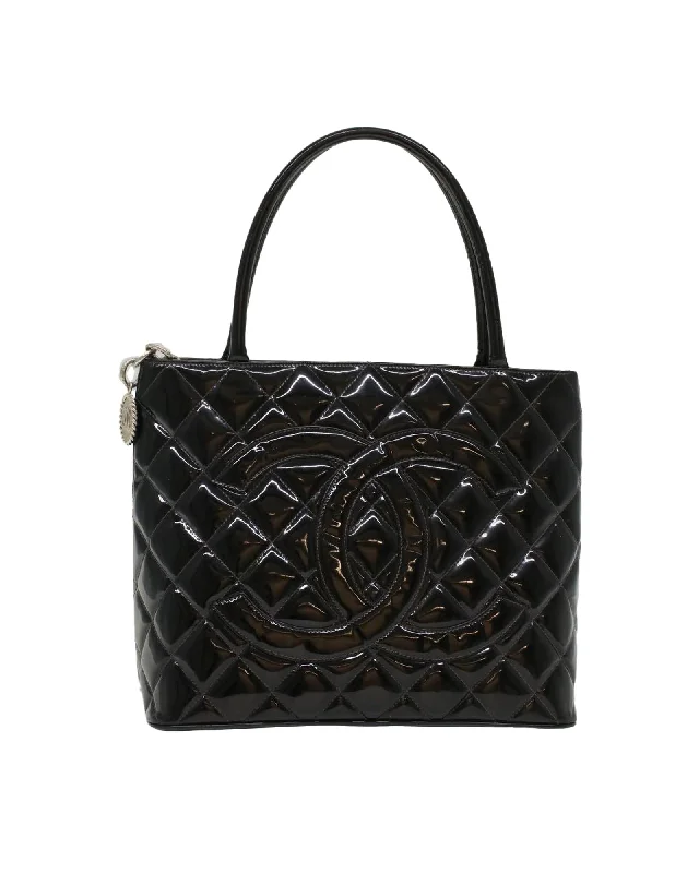 Stylish handle bags with intricate stitching for a detailed and high-quality finish-Black Patent Leather Tote Bag