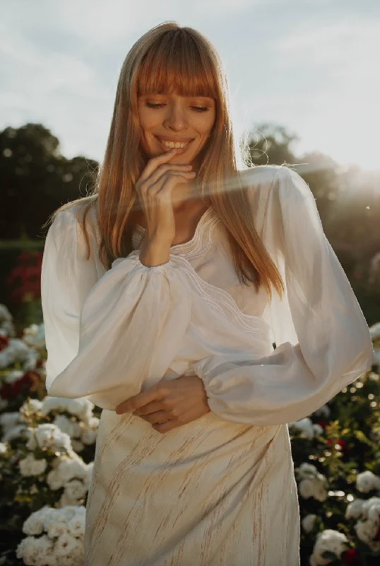 Tote bags with detachable pouches for versatility -Wrap blouse made from organic peace silk